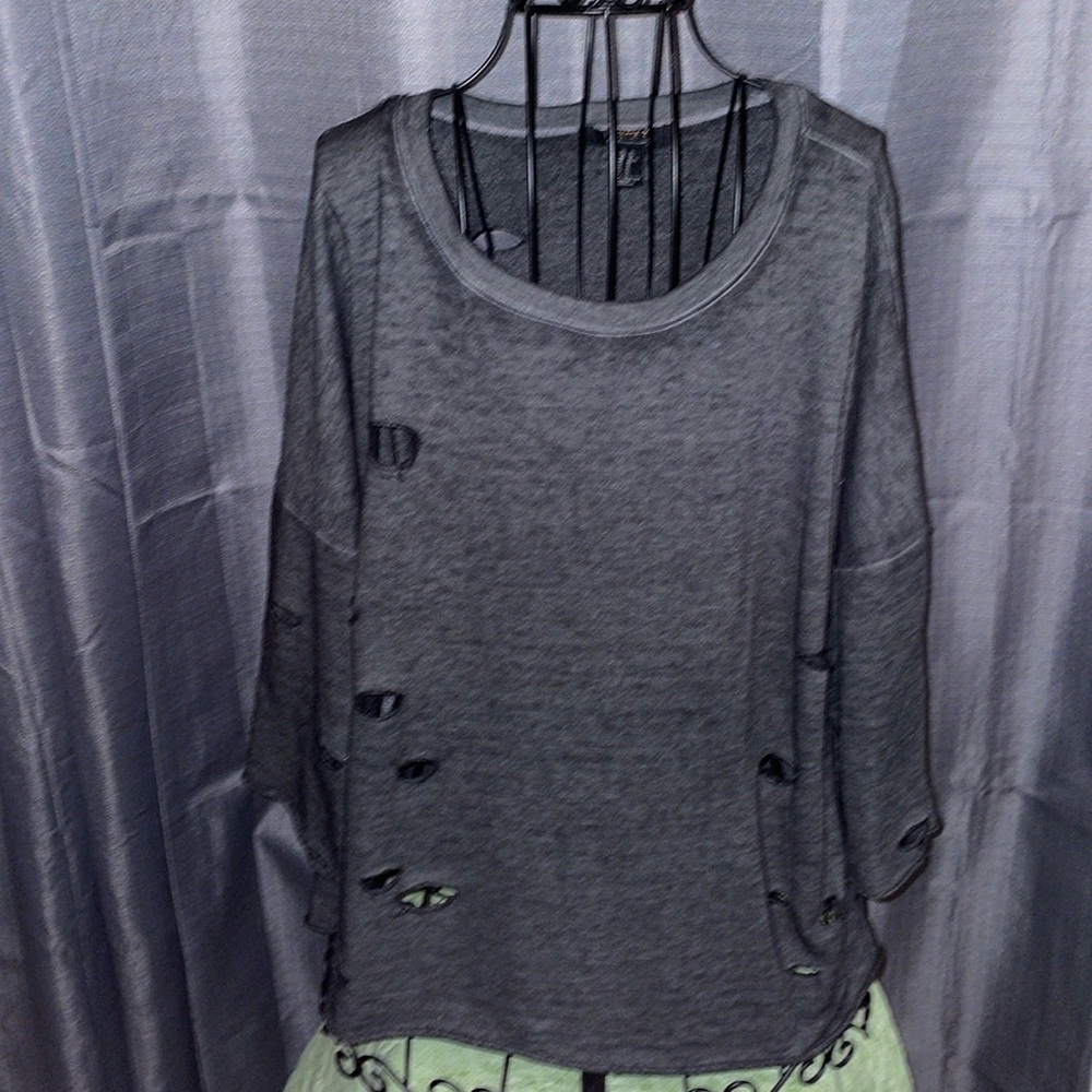 Forever 21 Contemporary Women’s Sweatshirt. Size XL